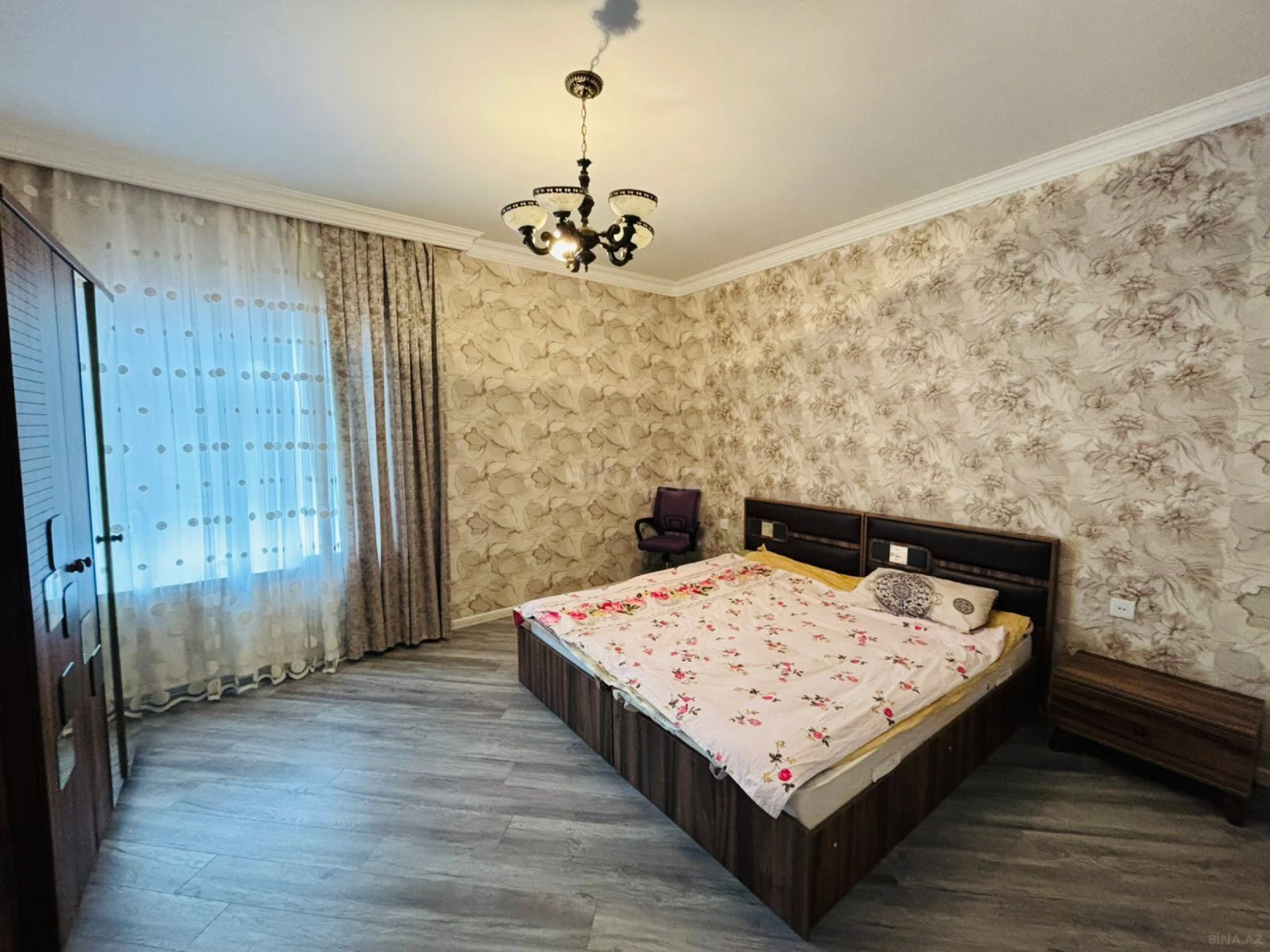 Satılır 5 otaqlı həyət evi 220 m²