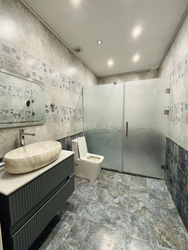 Satılır 5 otaqlı həyət evi 220 m²