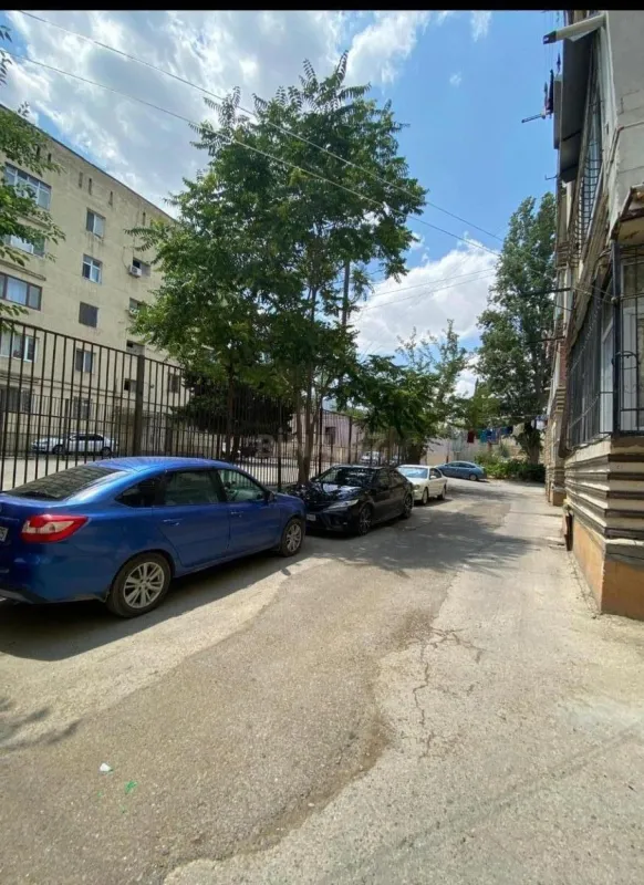 Satılır 4 otaqlı mənzil 100 m²