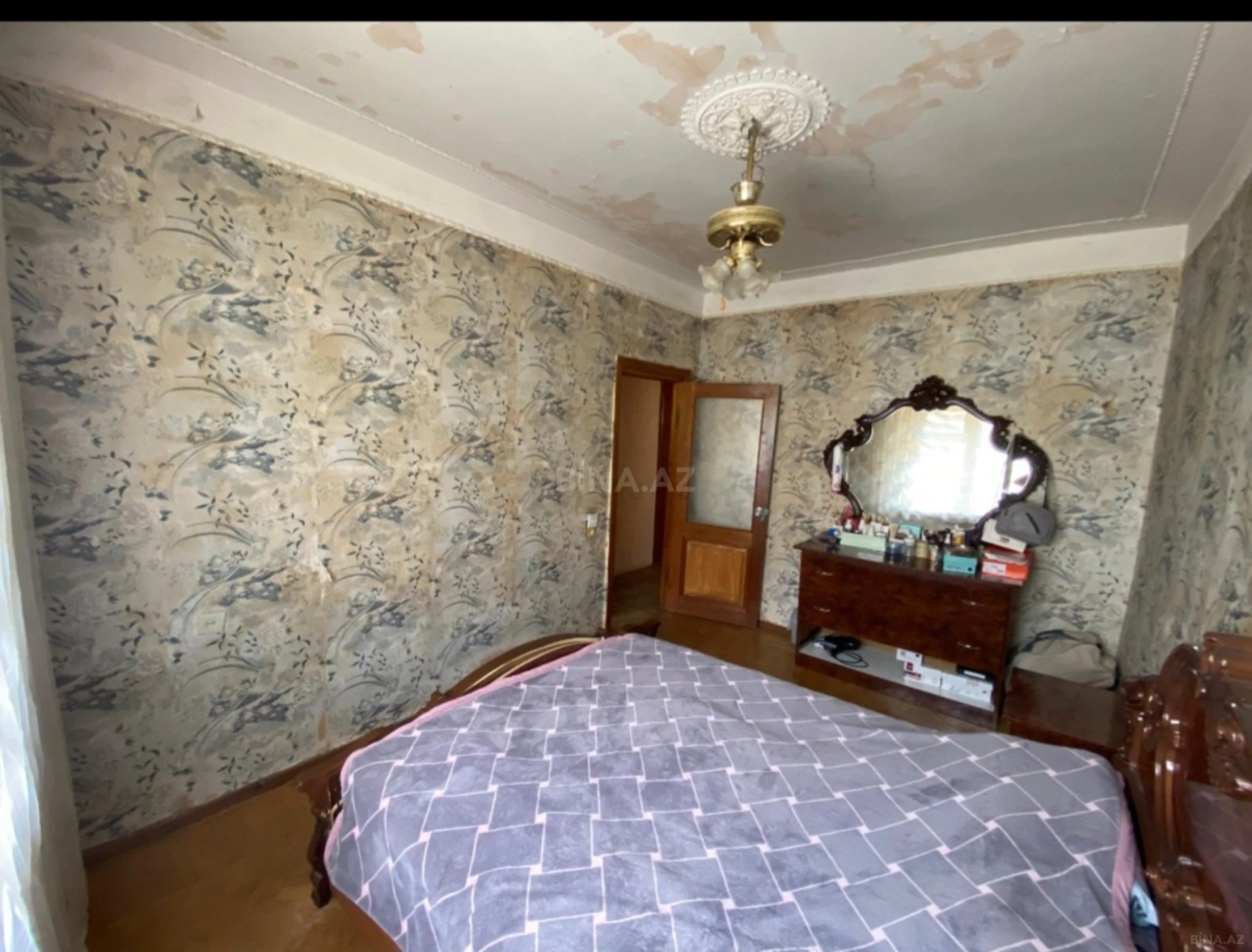 Satılır 4 otaqlı mənzil 100 m²