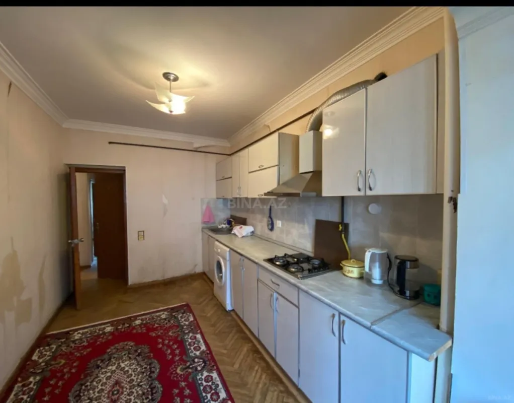 Satılır 4 otaqlı mənzil 100 m²