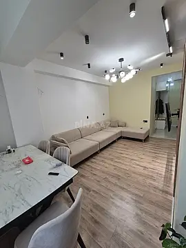 Satılır 2 otaqlı mənzil 58 m²