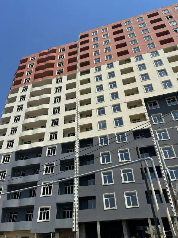 Satılır 3 otaqlı mənzil 142 m²