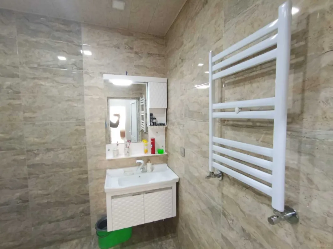 Satılır 2 otaqlı mənzil 68 m²