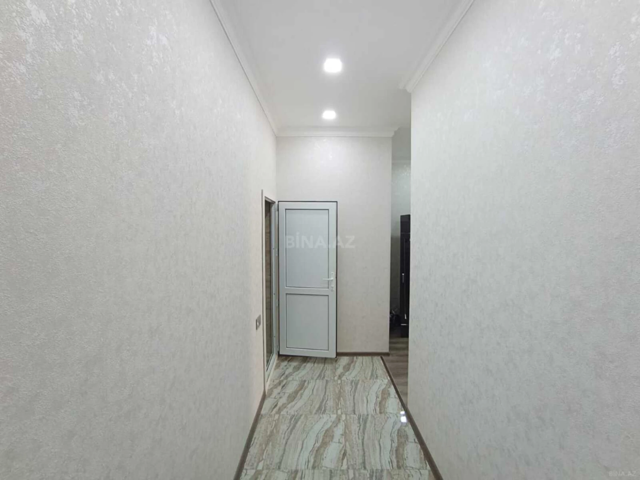 Satılır 2 otaqlı mənzil 68 m²