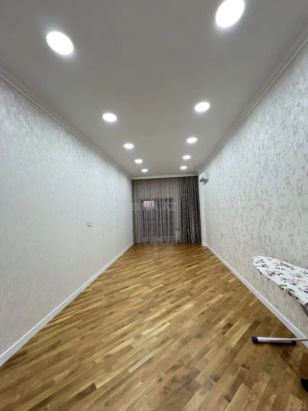 Satılır 3 otaqlı mənzil 140 m²
