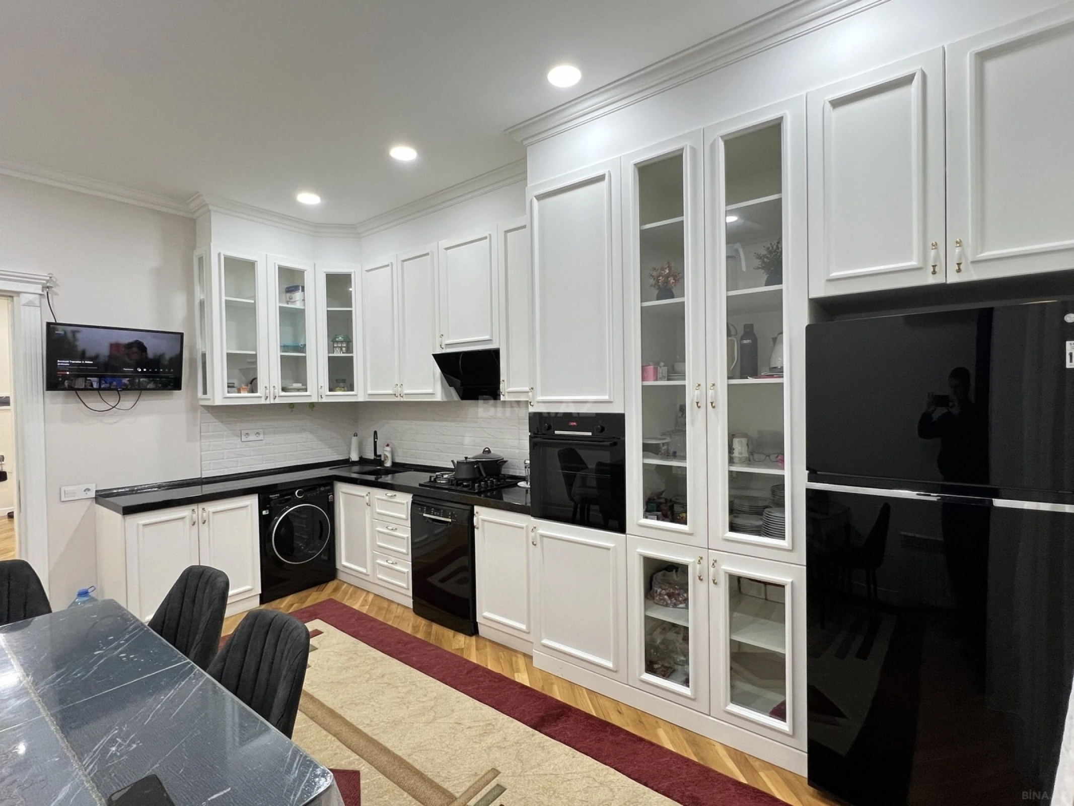 Satılır 3 otaqlı mənzil 140 m²