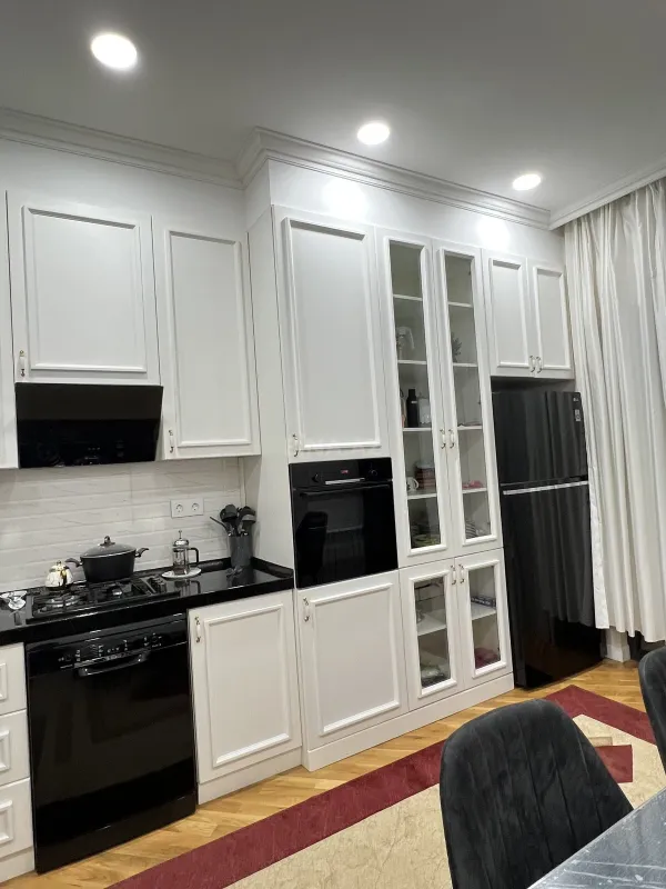 Satılır 3 otaqlı mənzil 140 m²