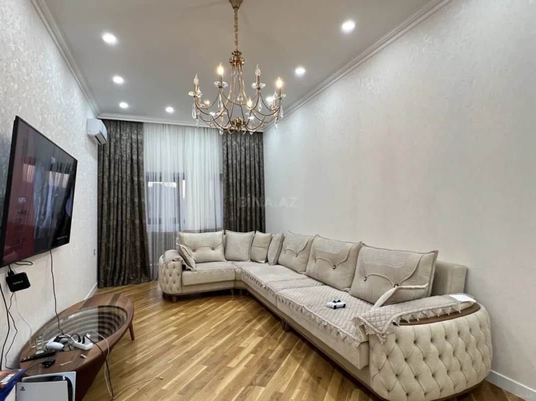 Satılır 3 otaqlı mənzil 140 m²