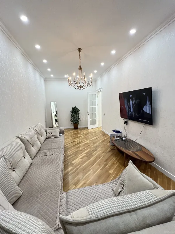 Satılır 3 otaqlı mənzil 140 m²