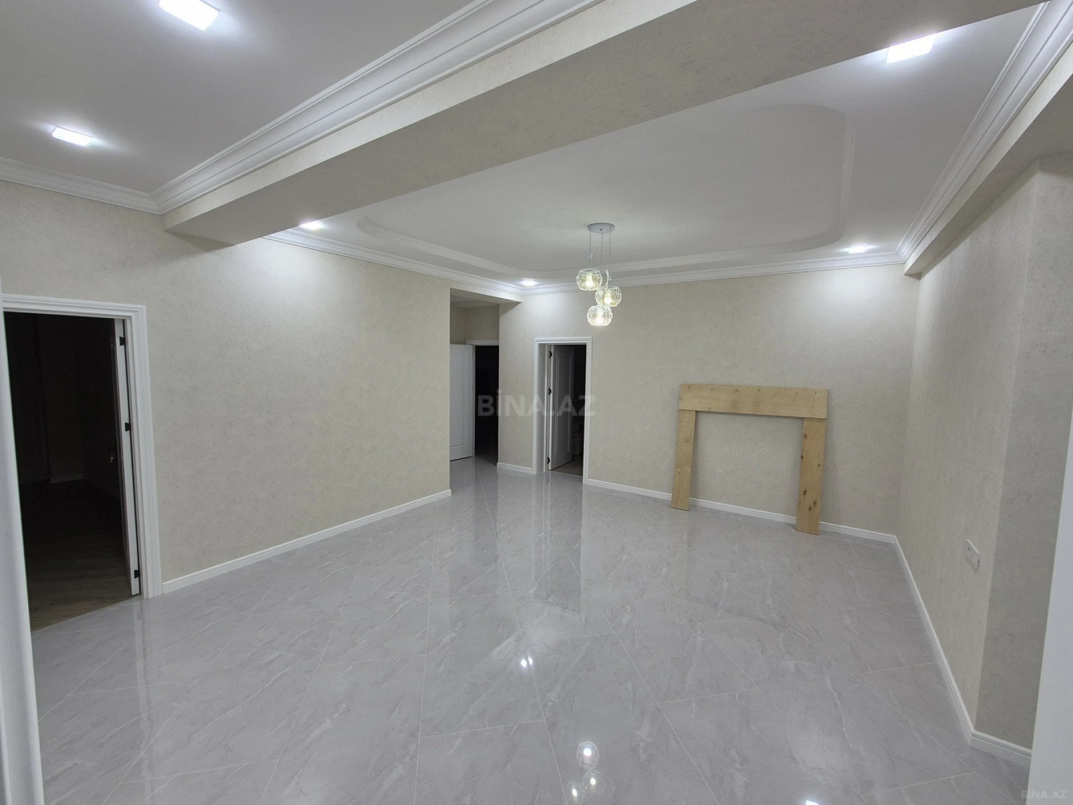 Kirayə verilir 3 otaqlı mənzil 156 m²