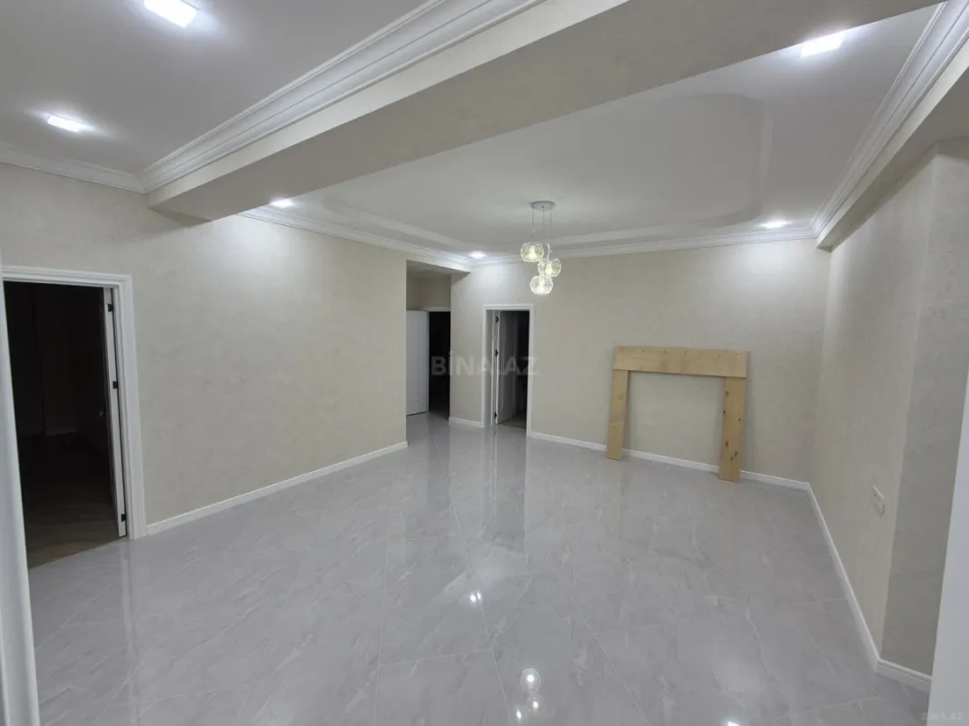 Kirayə verilir 3 otaqlı mənzil 156 m²