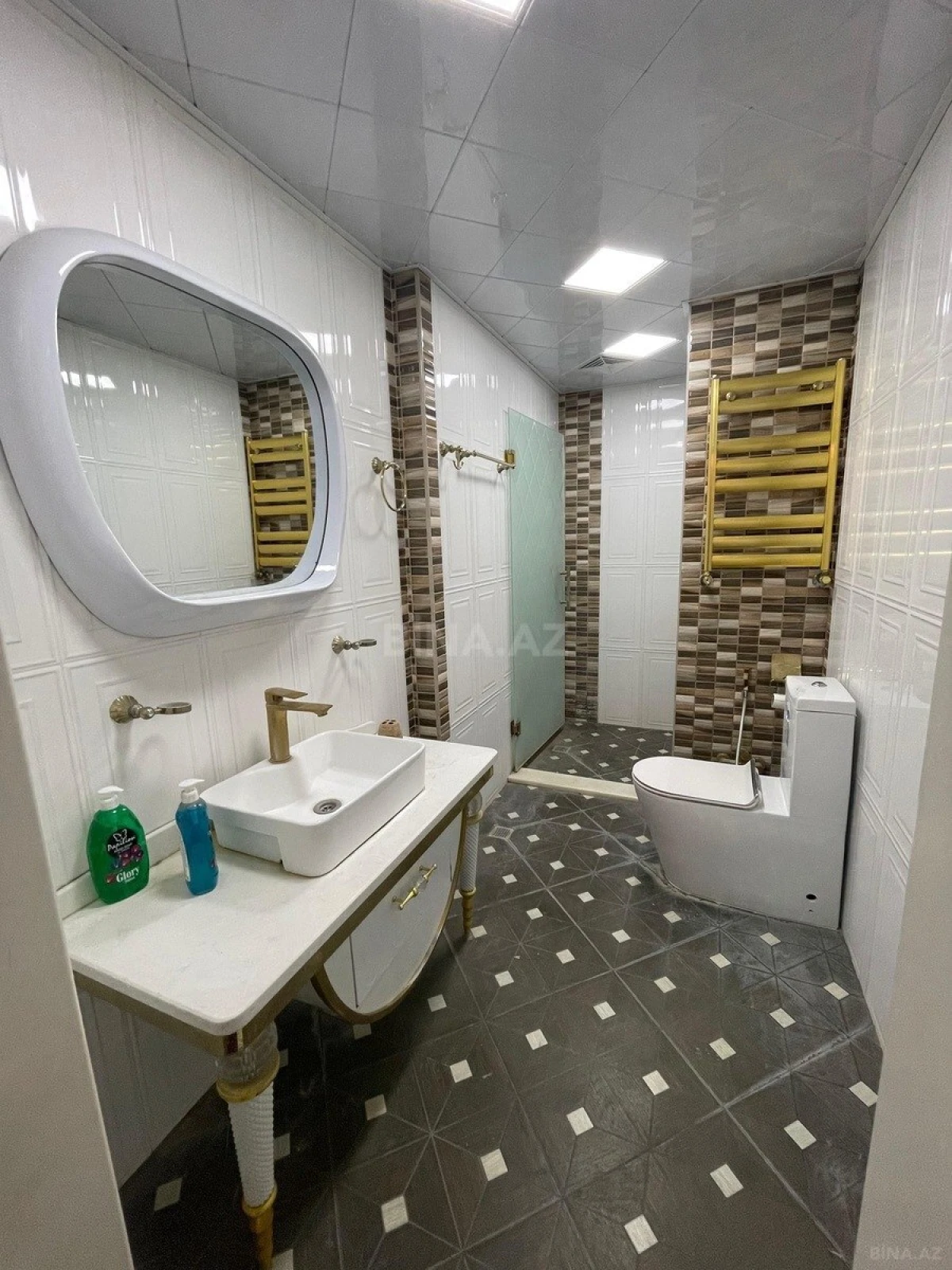 Kirayə verilir 2 otaqlı mənzil 90 m²