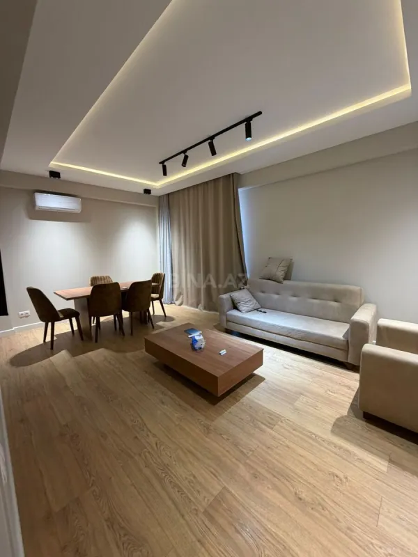 Kirayə verilir 2 otaqlı mənzil 95 m²