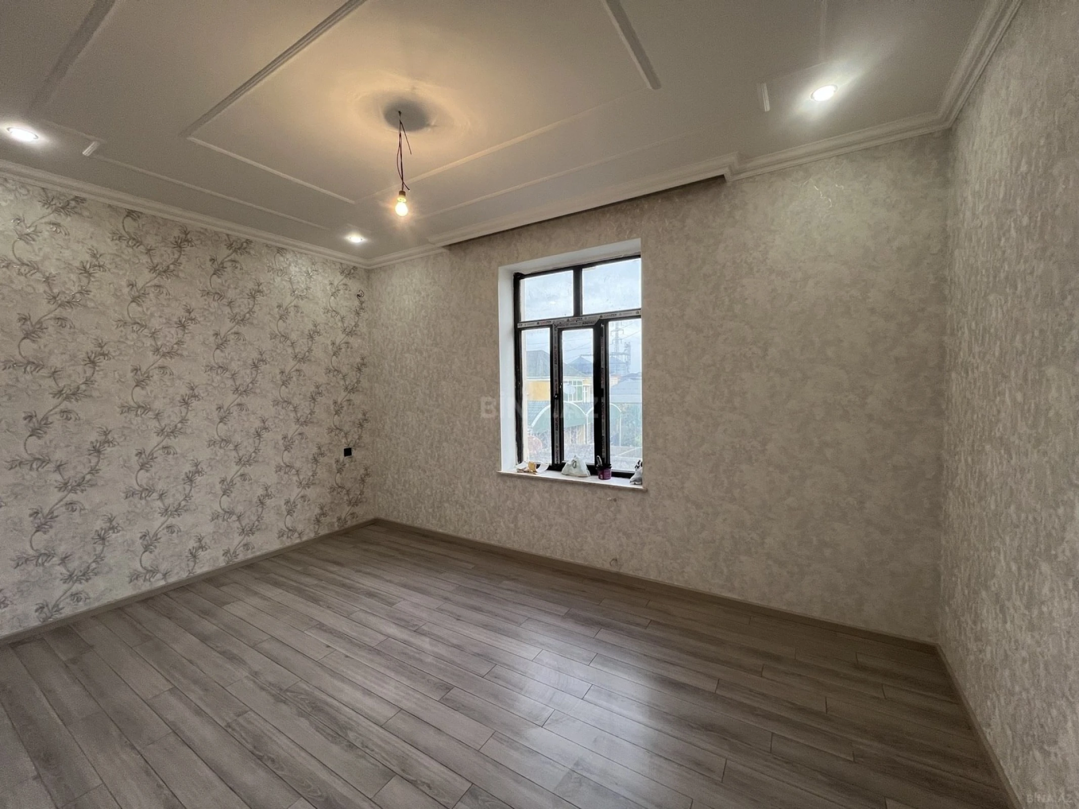 Satılır 6 otaqlı həyət evi 220 m²