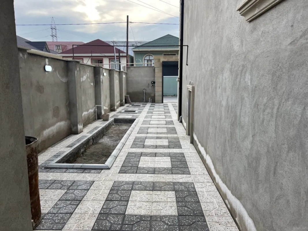 Satılır 6 otaqlı həyət evi 220 m²