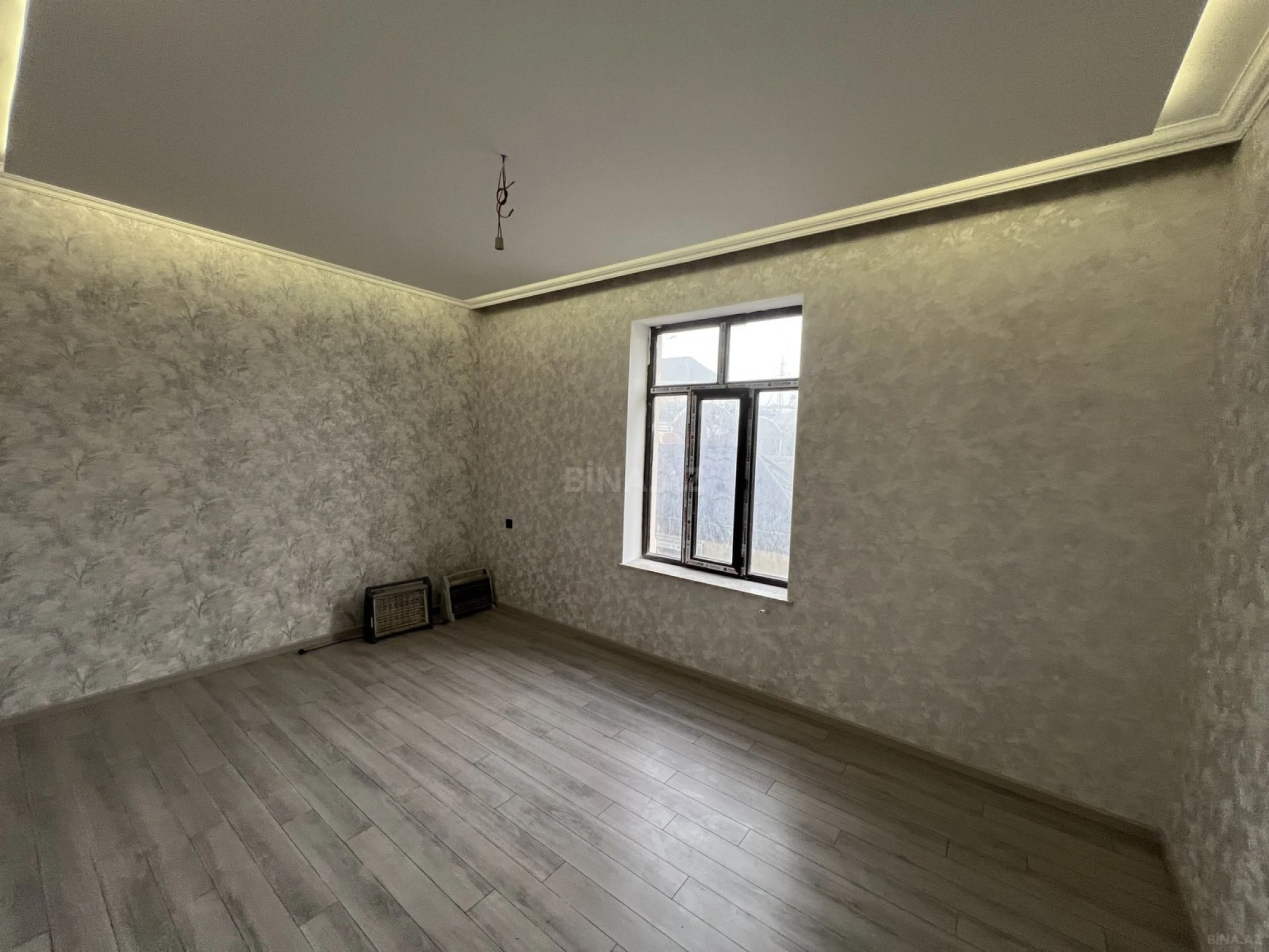 Satılır 6 otaqlı həyət evi 220 m²