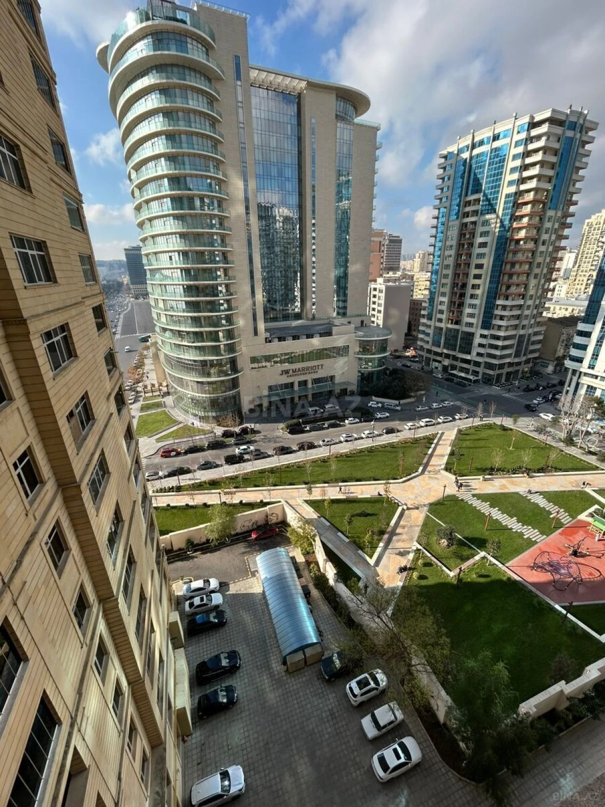 Satılır 3 otaqlı mənzil 153.4 m²