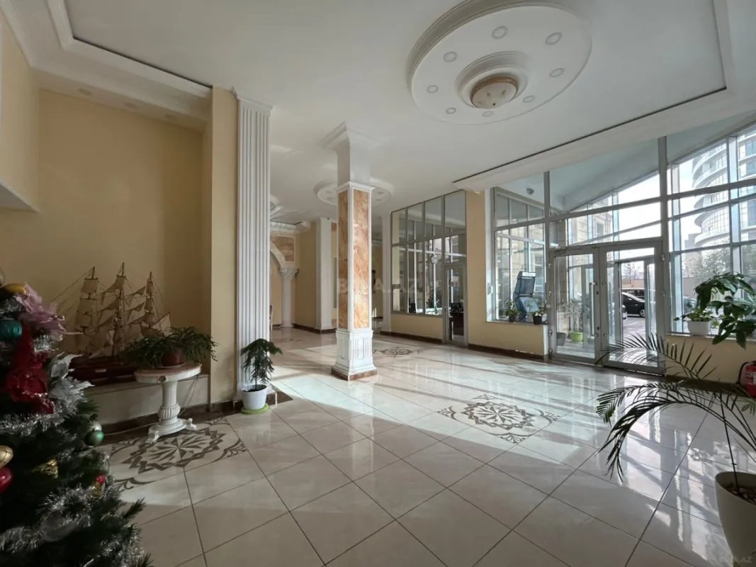 Satılır 3 otaqlı mənzil 153.4 m²