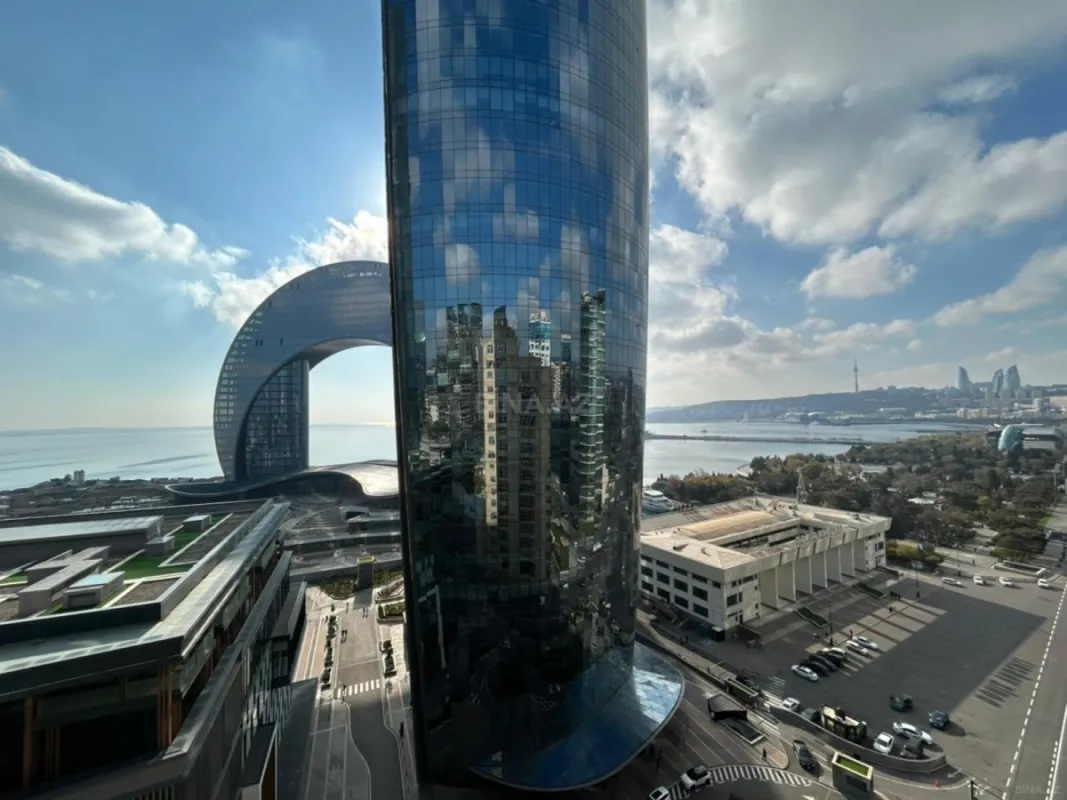 Satılır 4 otaqlı mənzil 200 m²