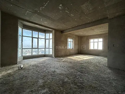 Satılır 4 otaqlı mənzil 200 m²