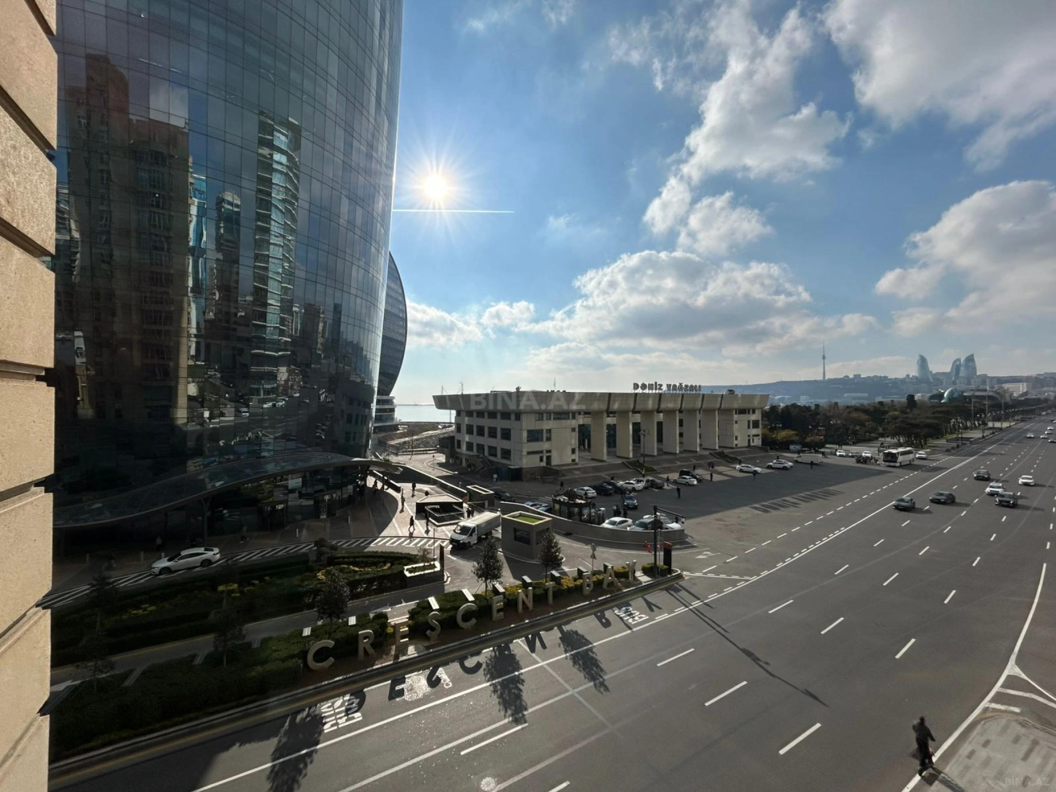 Satılır 4 otaqlı mənzil 200 m²