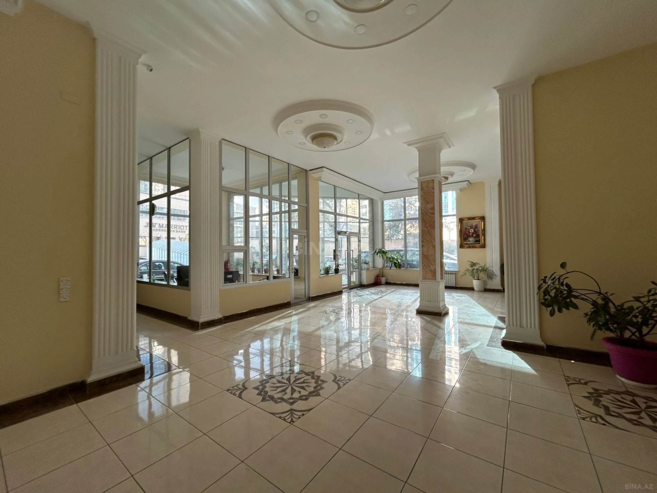 Satılır 4 otaqlı mənzil 200 m²