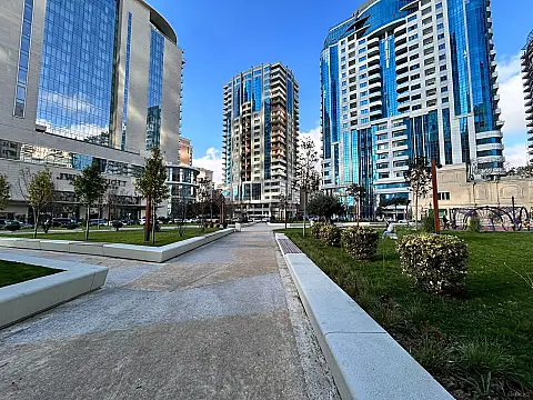 Satılır 4 otaqlı mənzil 200 m²