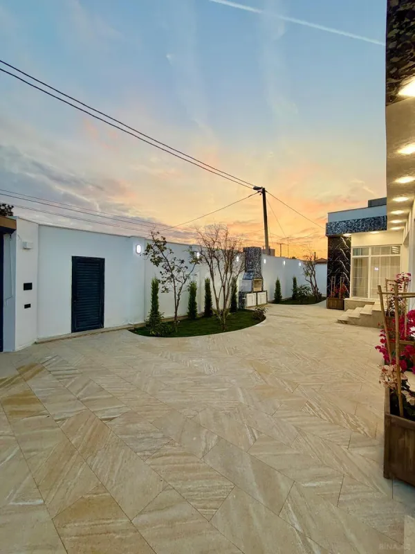 Satılır 5 otaqlı həyət evi 180 m²