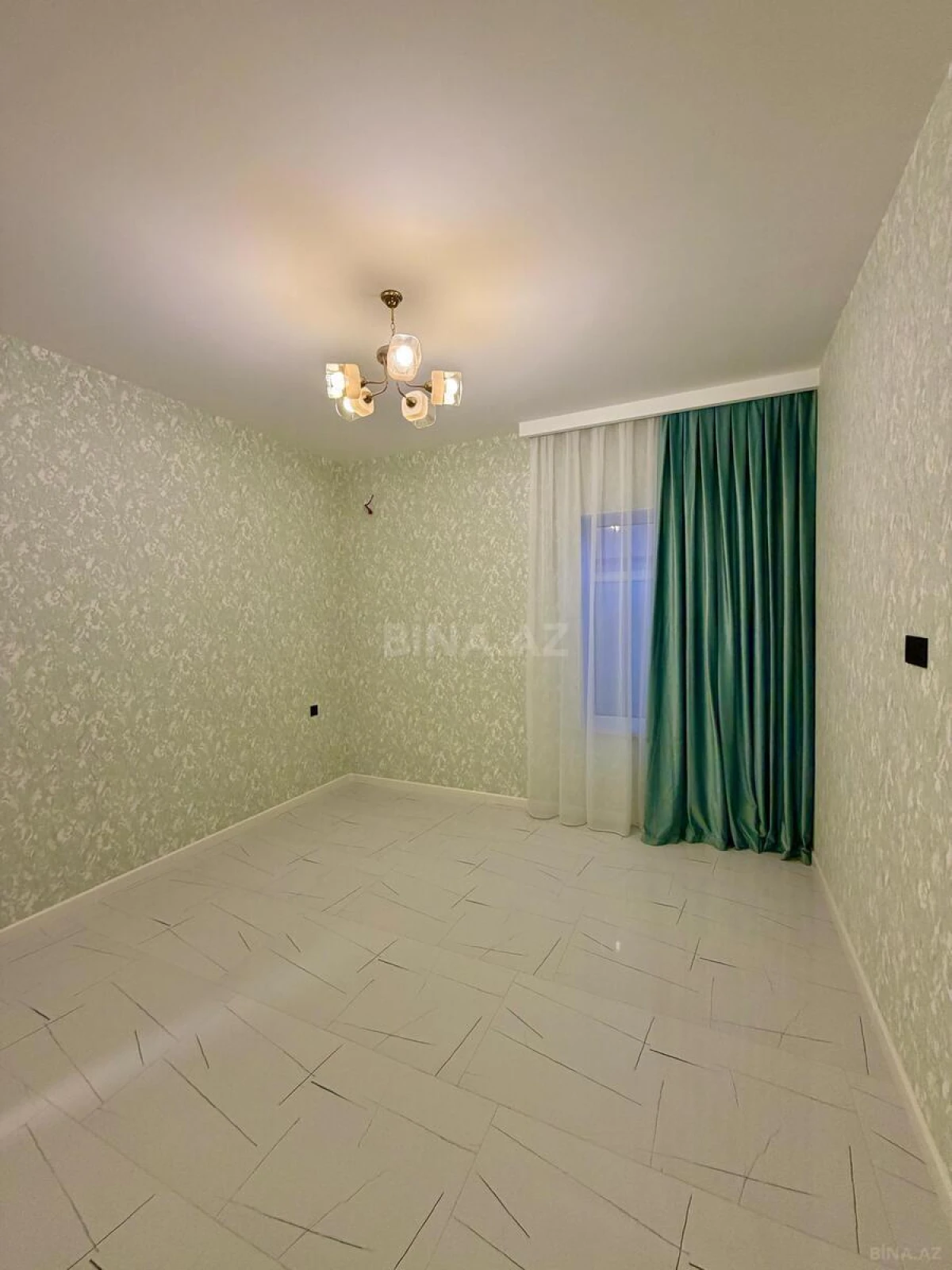 Satılır 5 otaqlı həyət evi 180 m²