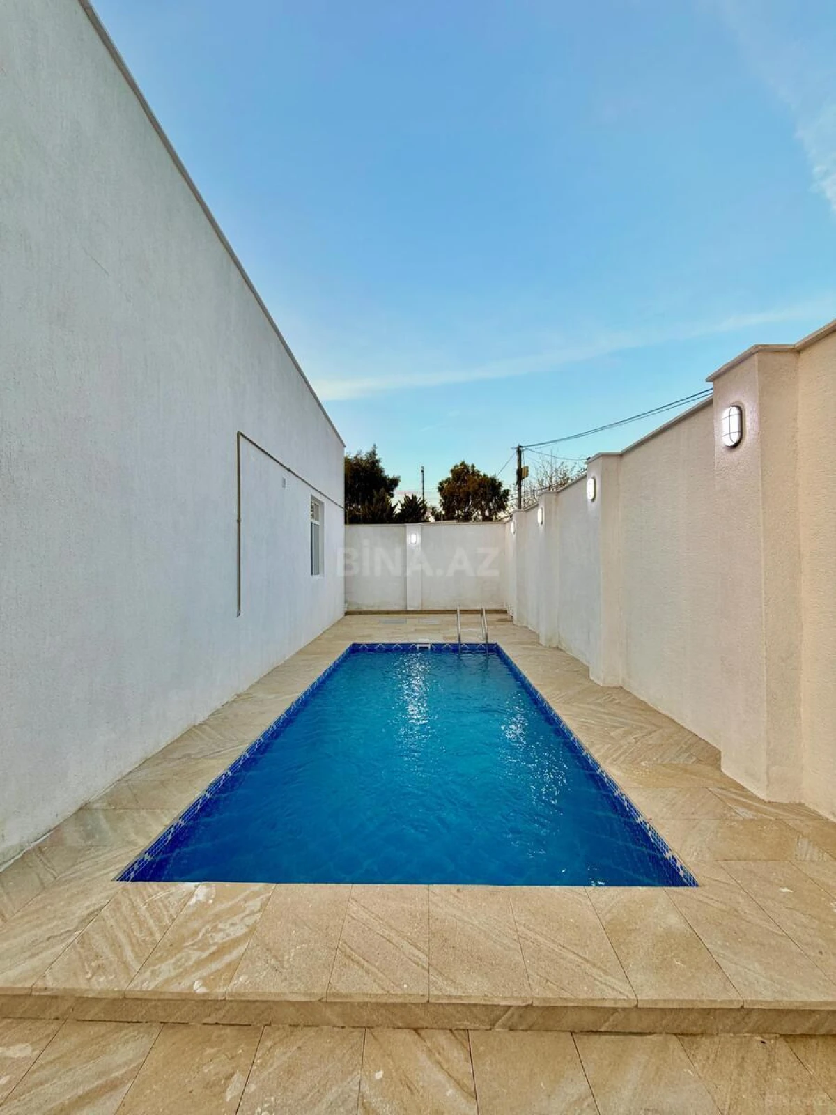 Satılır 5 otaqlı həyət evi 180 m²