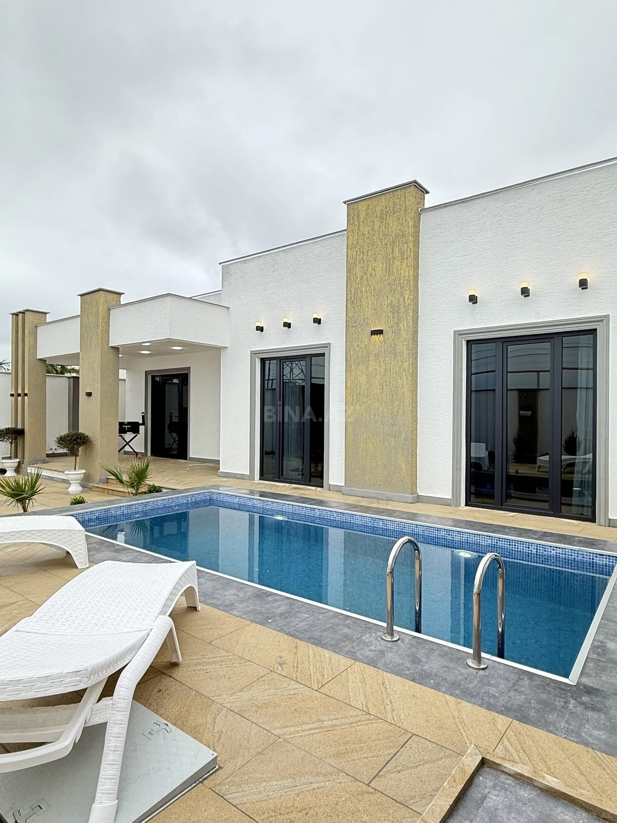 Satılır 4 otaqlı həyət evi 160 m²