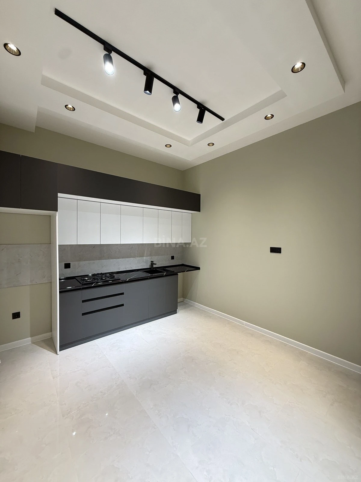 Satılır 4 otaqlı həyət evi 160 m²