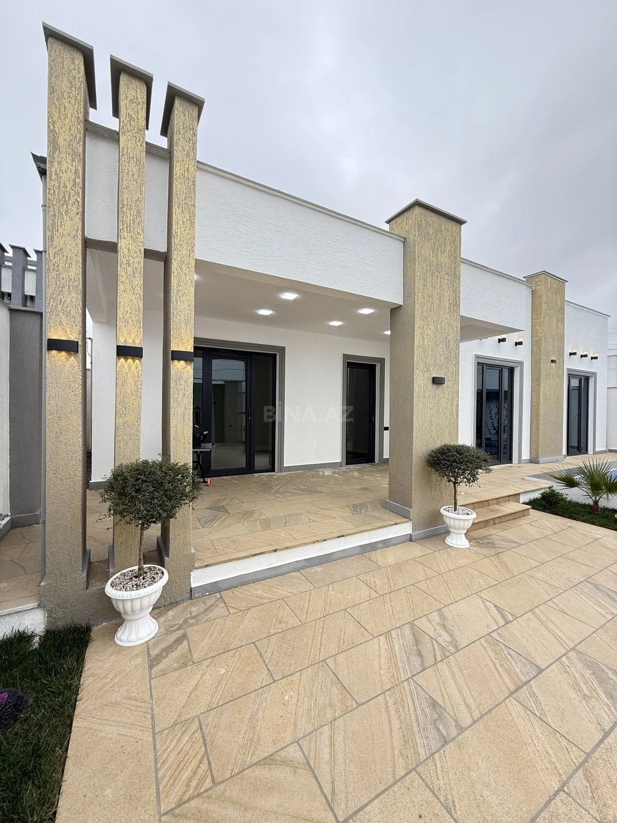 Satılır 4 otaqlı həyət evi 160 m²