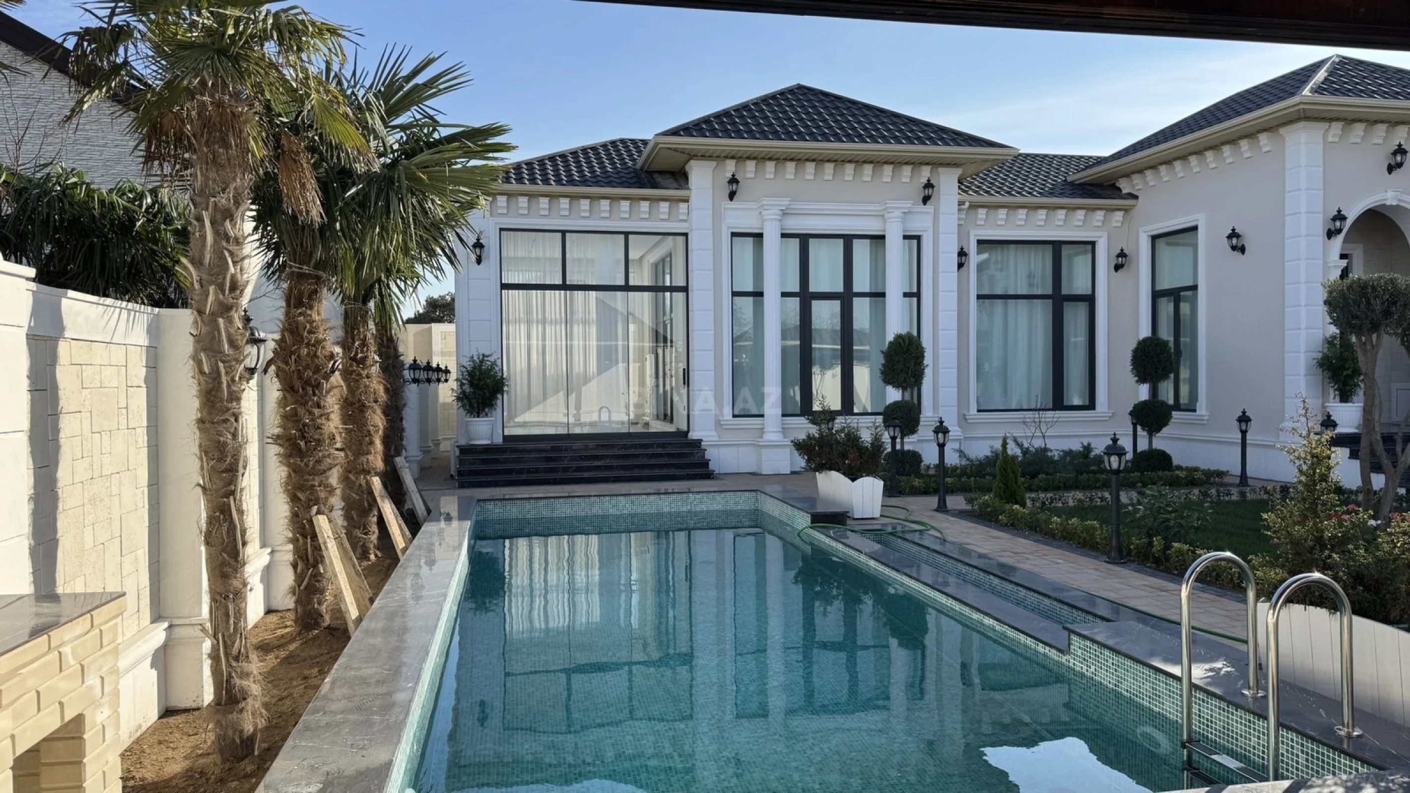 Satılır 5 otaqlı həyət evi 230 m²