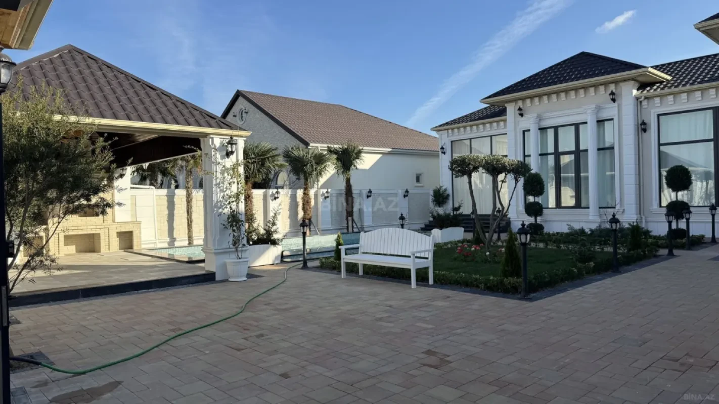 Satılır 5 otaqlı həyət evi 230 m²