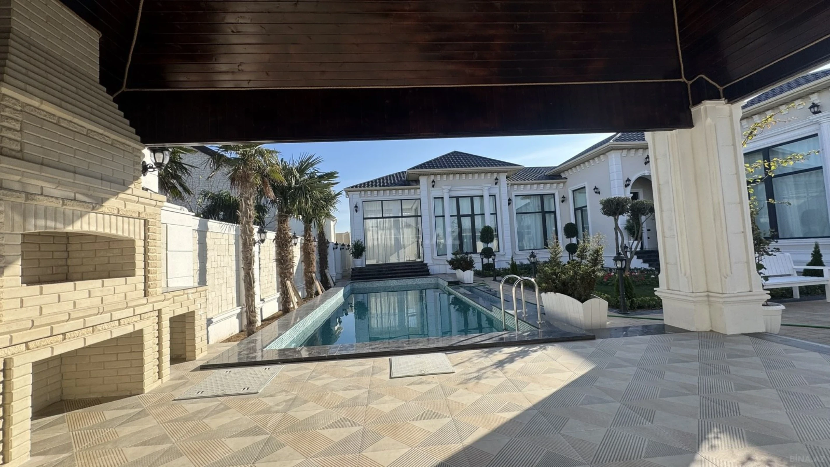 Satılır 5 otaqlı həyət evi 230 m²