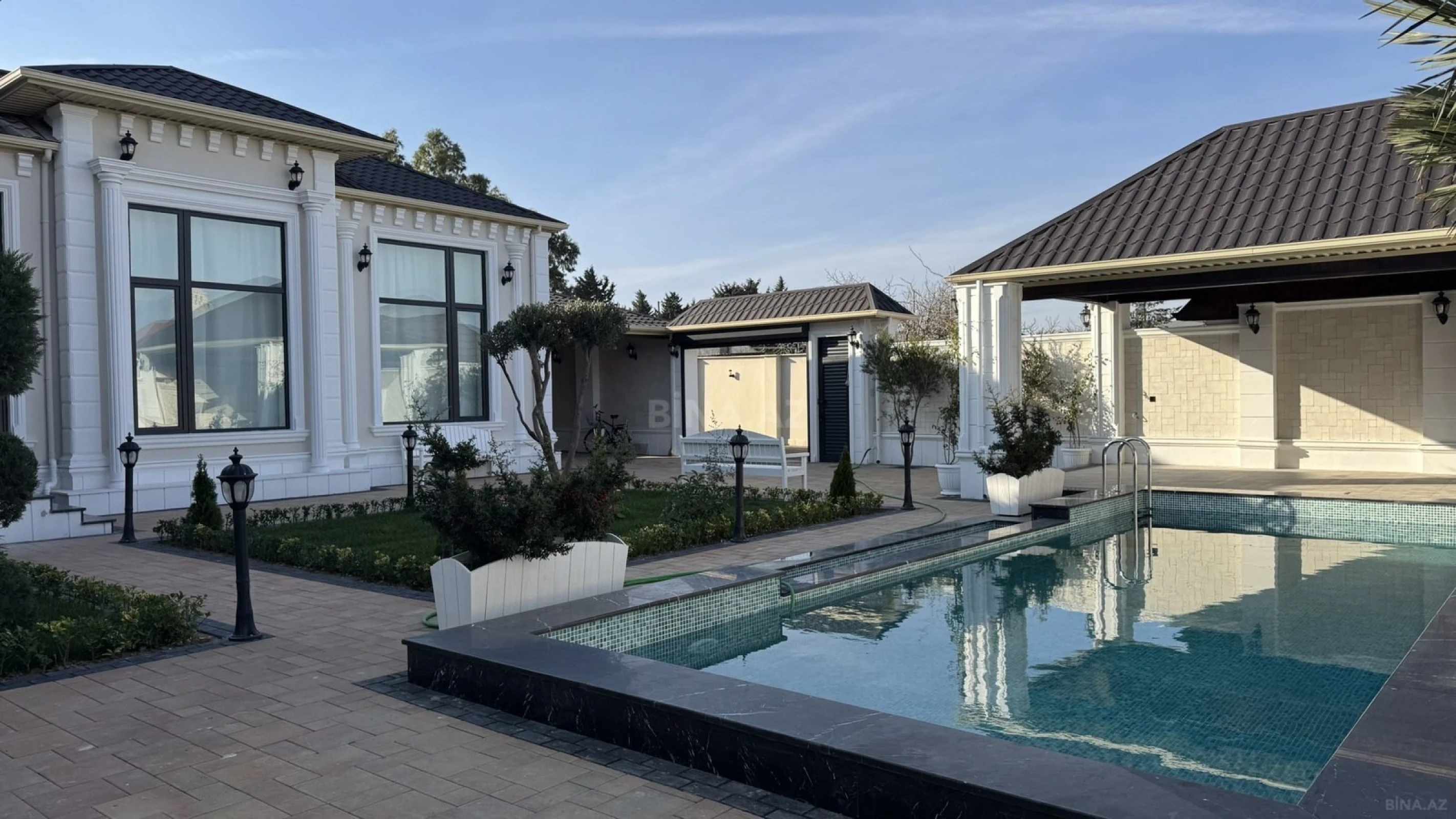 Satılır 5 otaqlı həyət evi 230 m²