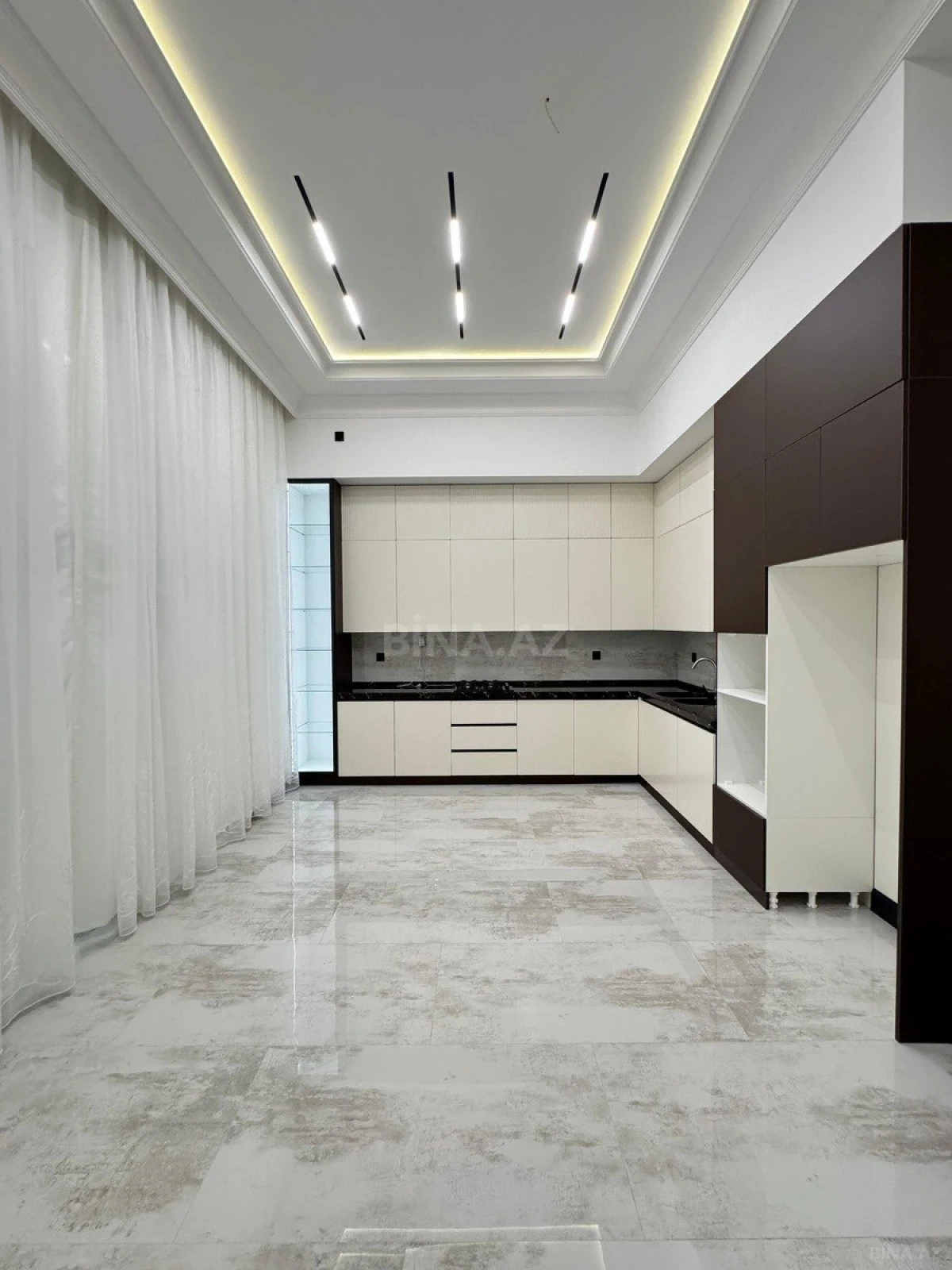 Satılır 5 otaqlı həyət evi 230 m²