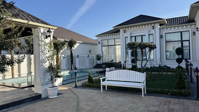 Satılır 5 otaqlı həyət evi 230 m²