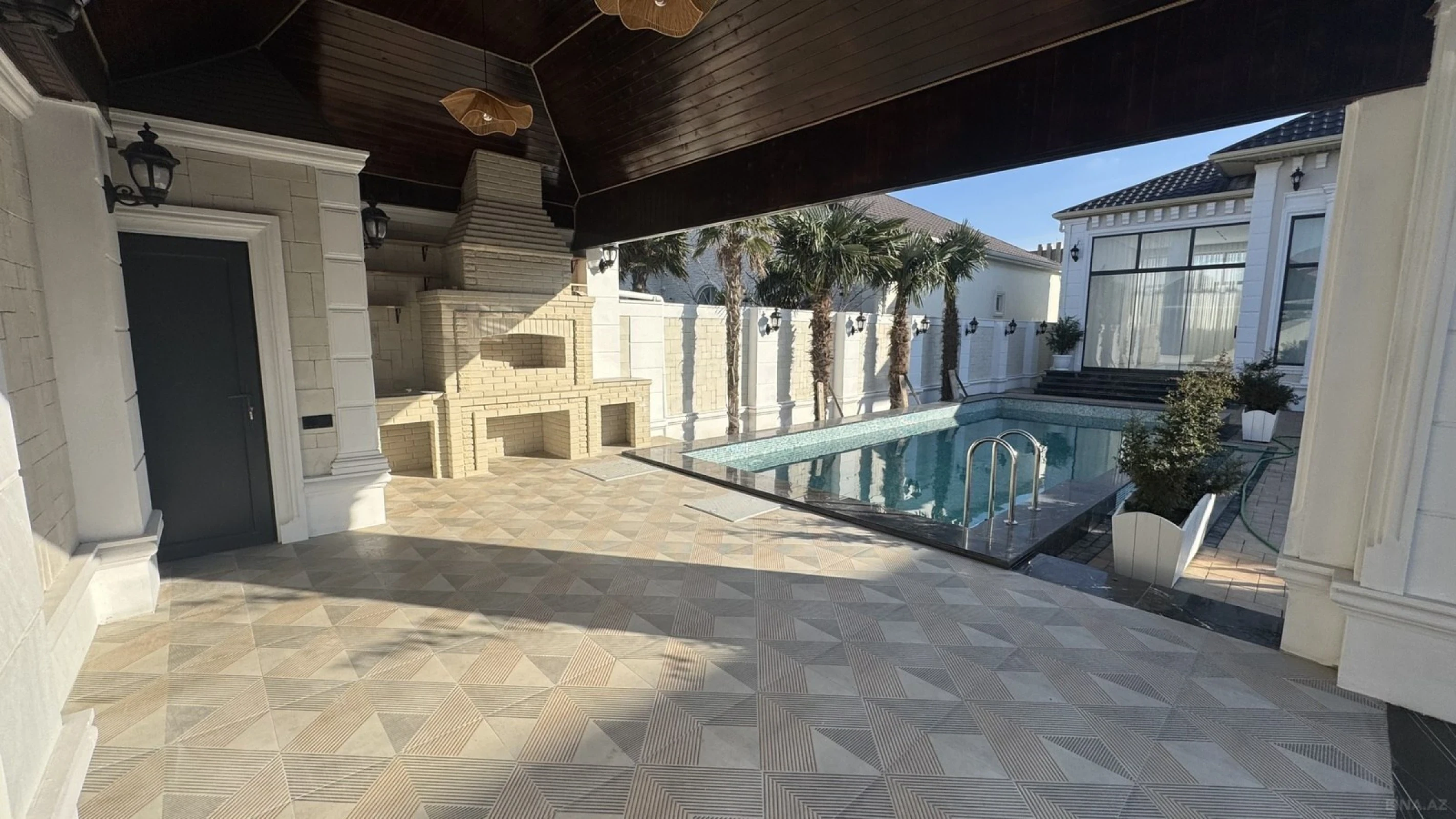 Satılır 5 otaqlı həyət evi 230 m²