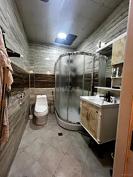 Satılır 2 otaqlı mənzil 95 m²