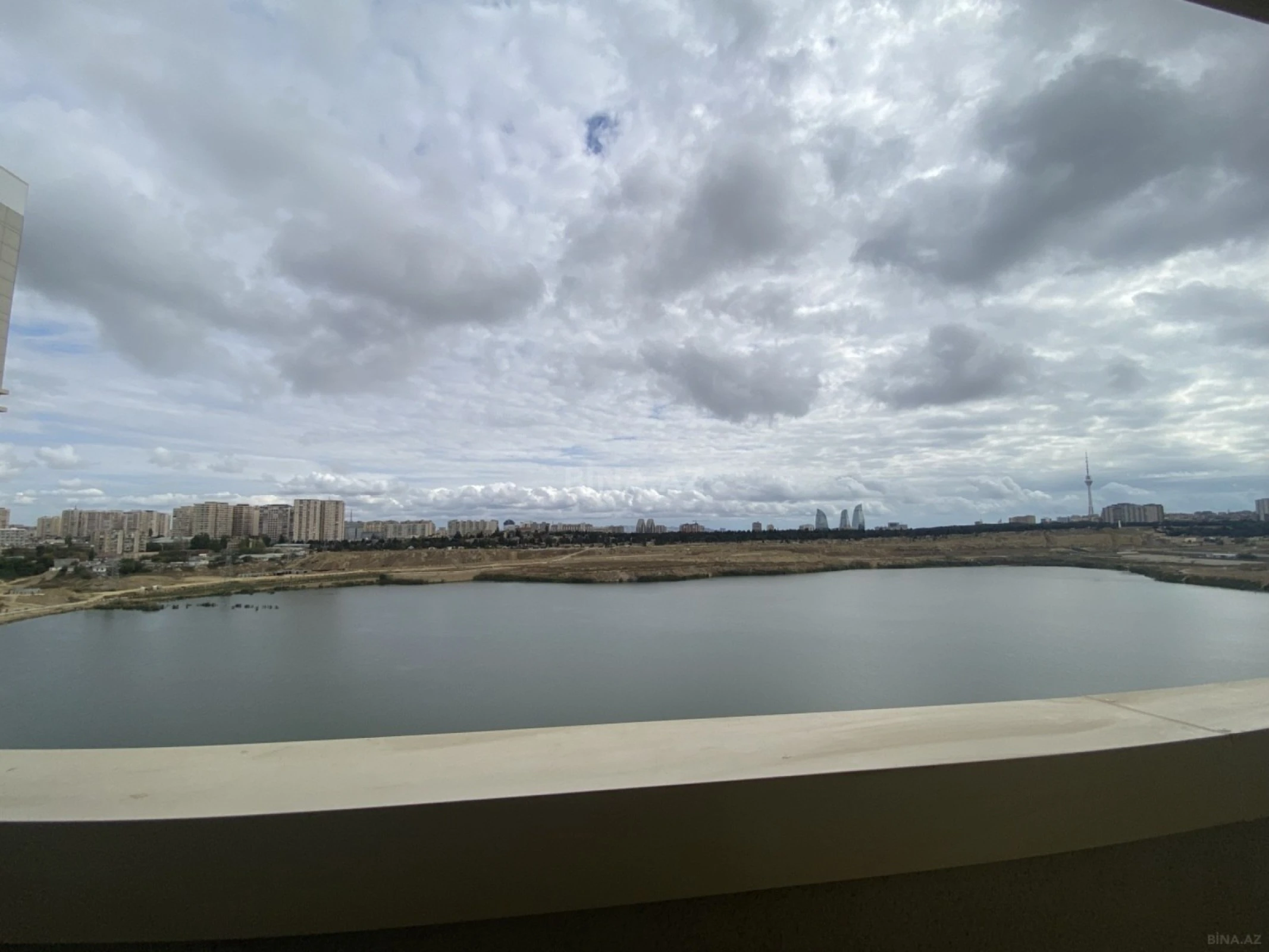 Satılır 3 otaqlı mənzil 71.7 m²