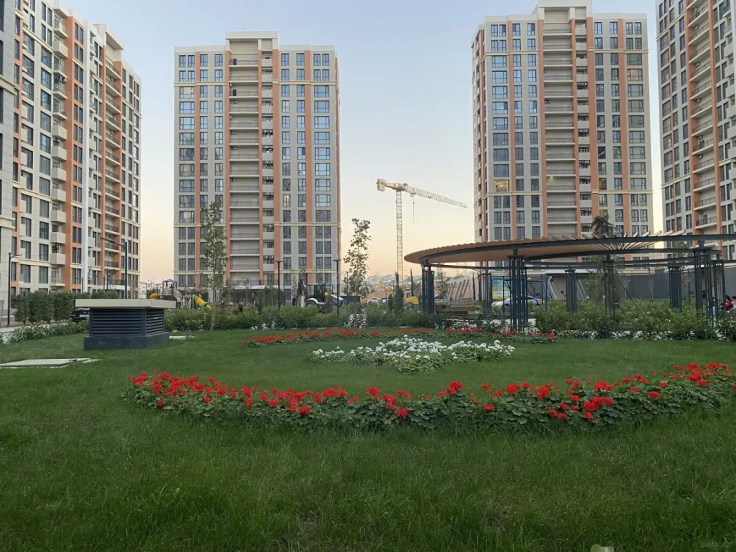 Satılır 3 otaqlı mənzil 71.7 m²