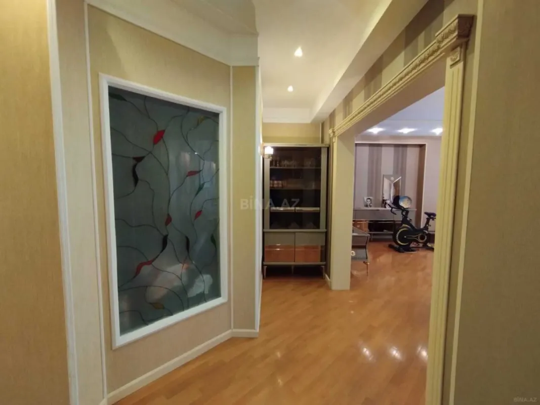 Satılır 4 otaqlı mənzil 170 m²