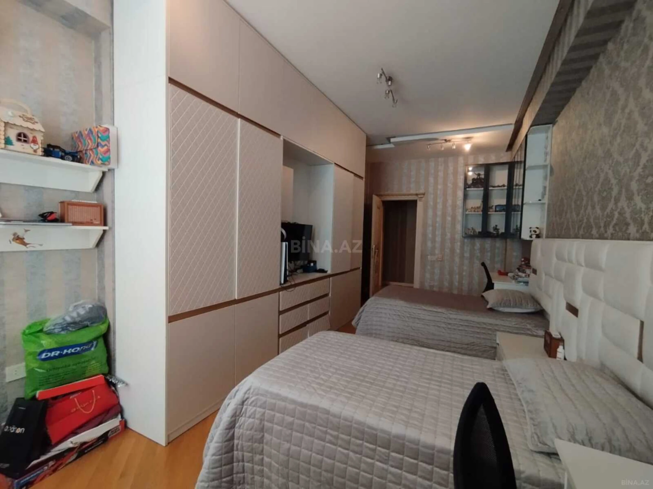 Satılır 4 otaqlı mənzil 170 m²