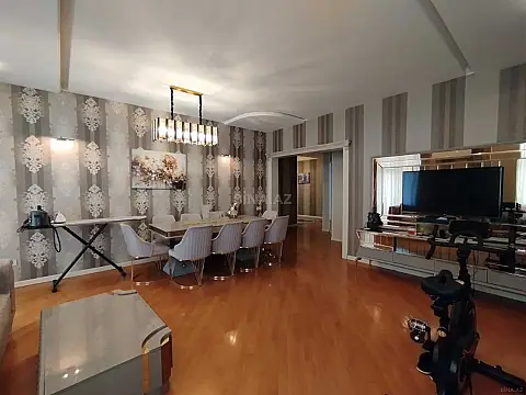 Satılır 4 otaqlı mənzil 170 m²