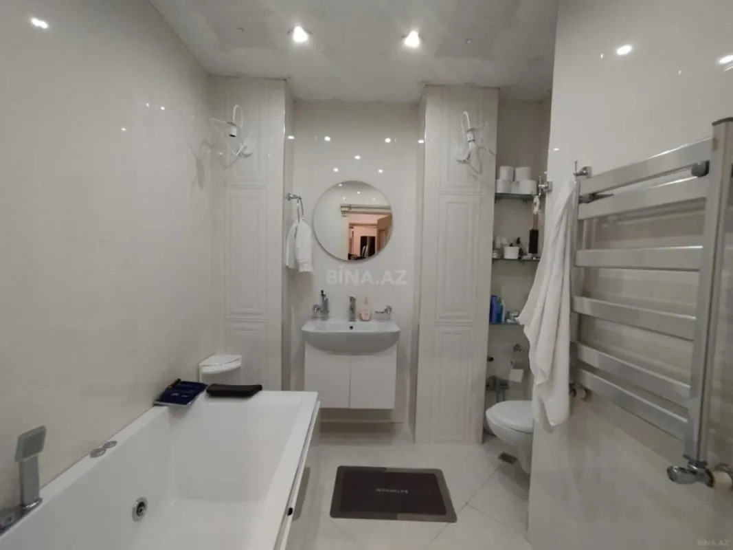 Satılır 4 otaqlı mənzil 170 m²