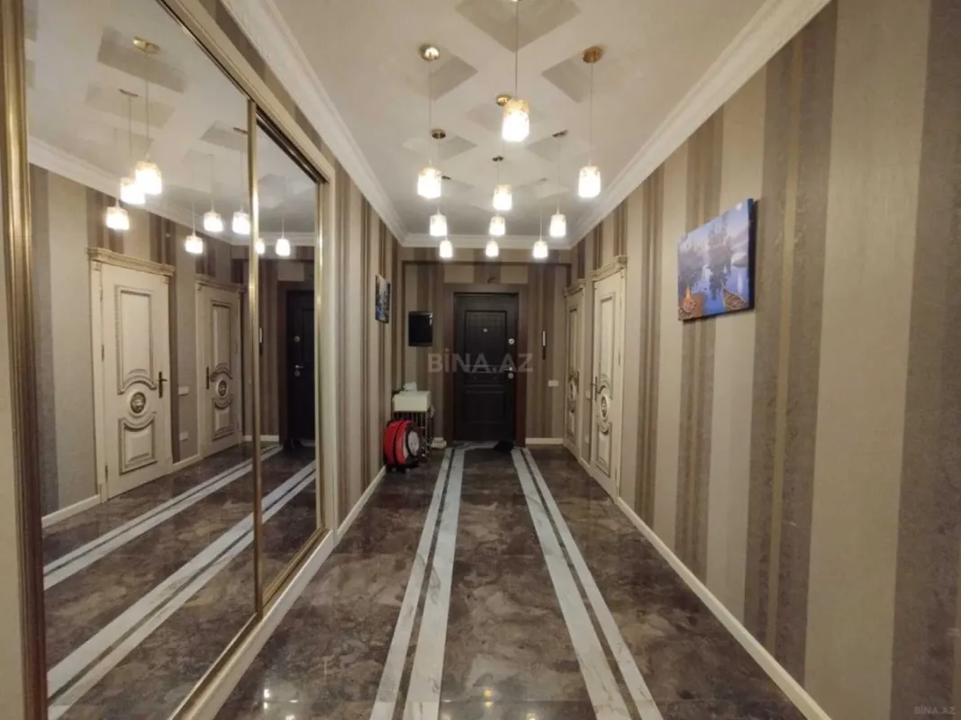 Satılır 4 otaqlı mənzil 170 m²
