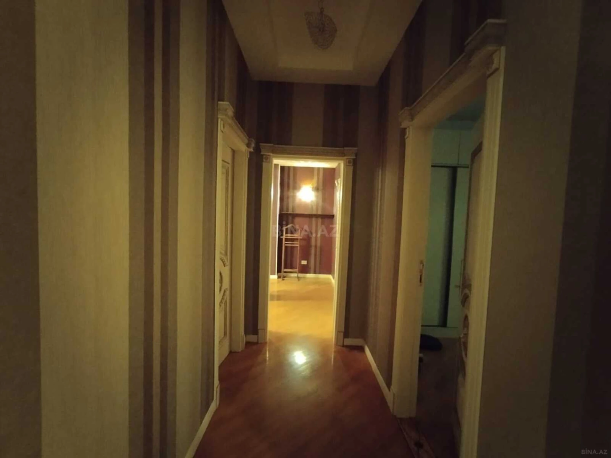 Satılır 4 otaqlı mənzil 170 m²